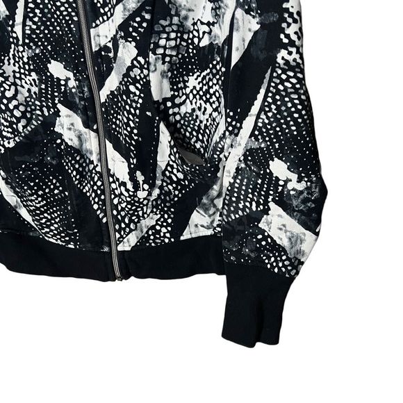 Lululemon Scuba Hoodie 10 - Picture 2 of 5